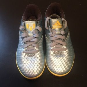 Indoor soccer kids. Messi15. Toddler size 11.5.